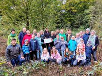 Zusammen wachsen – Kinder und Bäume werden gemeinsam groß