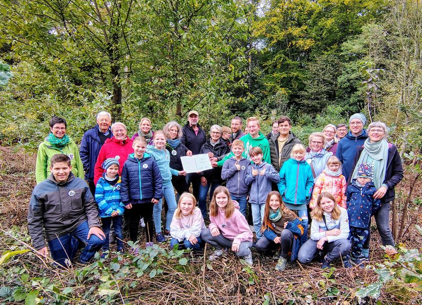 Zusammen wachsen – Kinder und Bäume werden gemeinsam groß