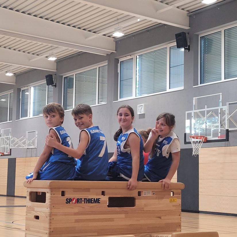 Kinder der Basketball-AG