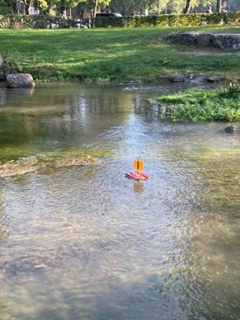 Experimentfotos zum Thema "Flöße schwimmen tatsächlich"