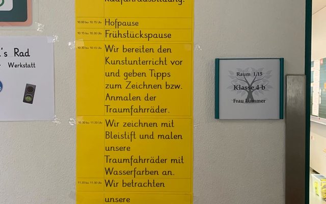 Tagesplan der Klasse 4b zum Thema "rund um das Fahrrad"